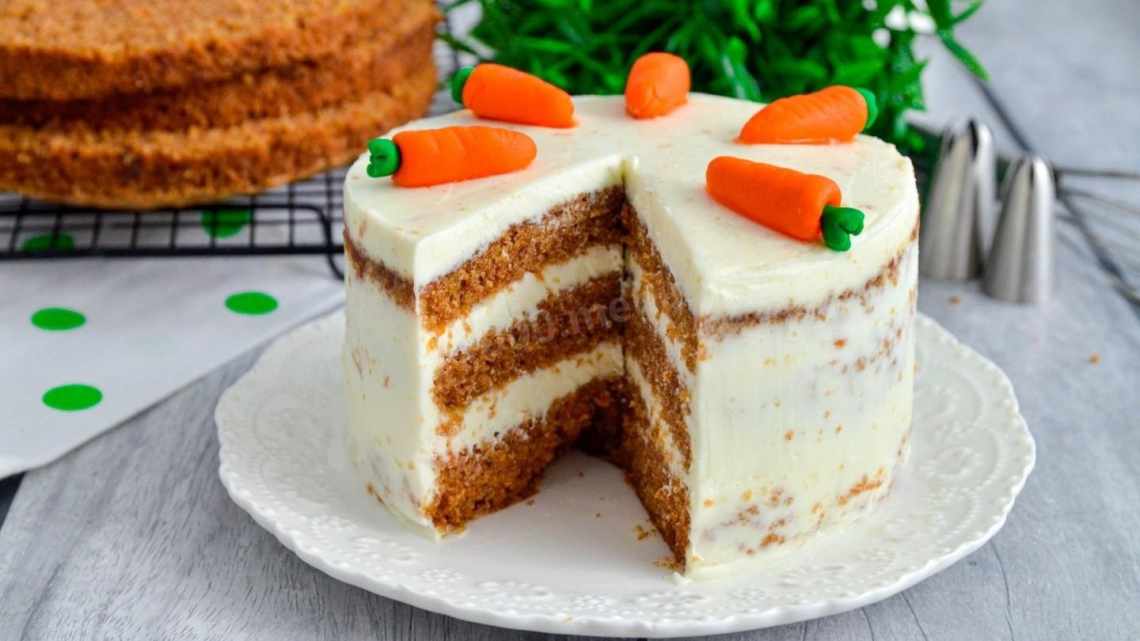 Морковний торт зі сметаним кремом