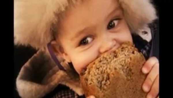 З якого віку можна давати дитині хліб