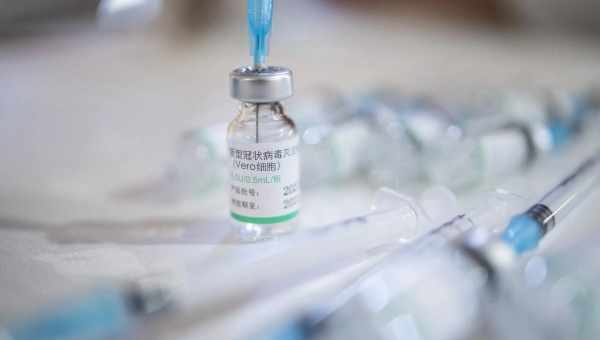 Чому від вакцини можуть з'являтися тромби