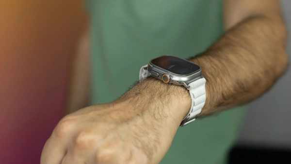 Apple Watch можуть передбачити зараження коронавірусом за тиждень до тесту ПЛР