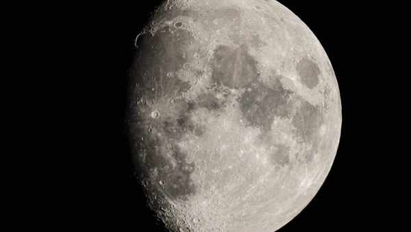 Навколо Місяця за 4 години: як би виглядав туристичний політ на супутник