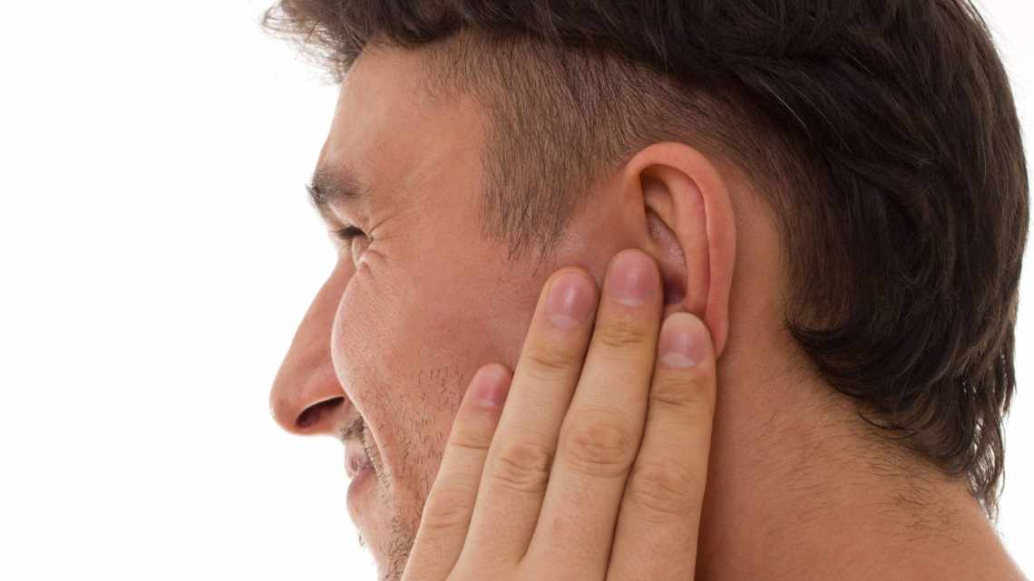 Гострий біль у вухах