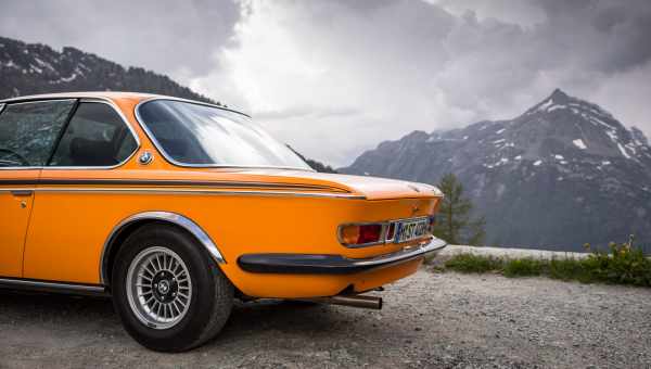 BMW 3.0 CSL пробуджує класичний дизайн 70-х