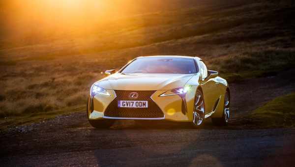 Новий Lexus LC 500 вистежує «» мерседесівські «» купе в Детройті