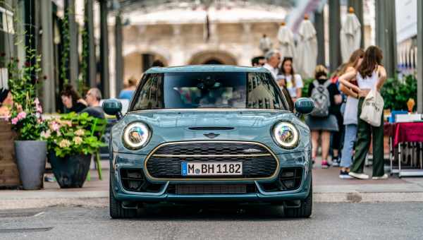 MINI розсекретив Clubman Bond Street