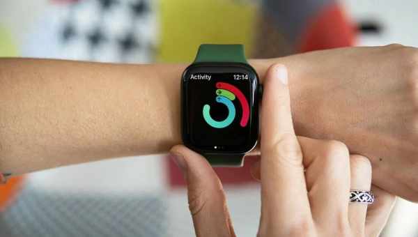 В Apple розповіли, як Apple Watch відстежуватимуть якість сну