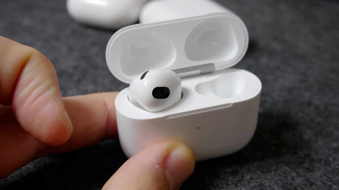 AirPods 3 вийшли краще, ніж ми думали. Що змінилося