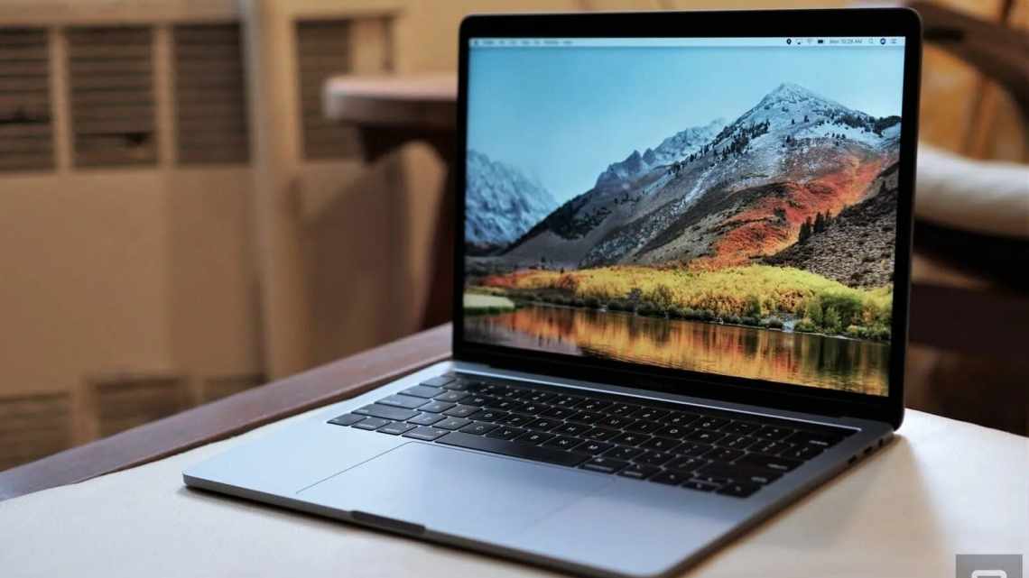 13-дюймовий MacBook Pro 2018: Повний Touch Bar