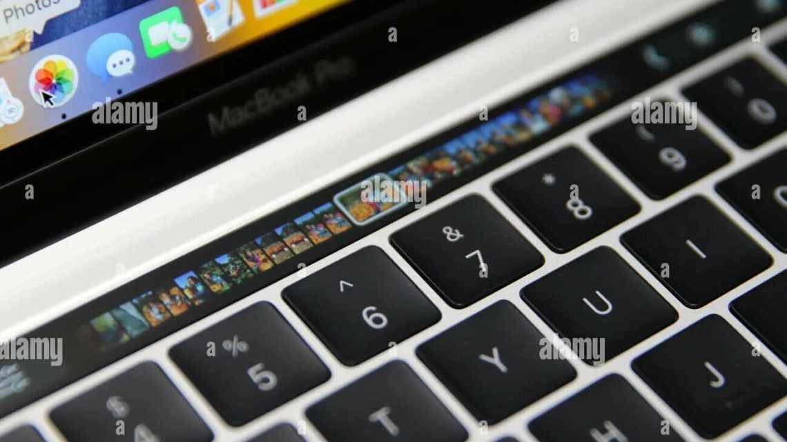 Apple прибере Touch Bar з MacBook, але зробить його в iPhone