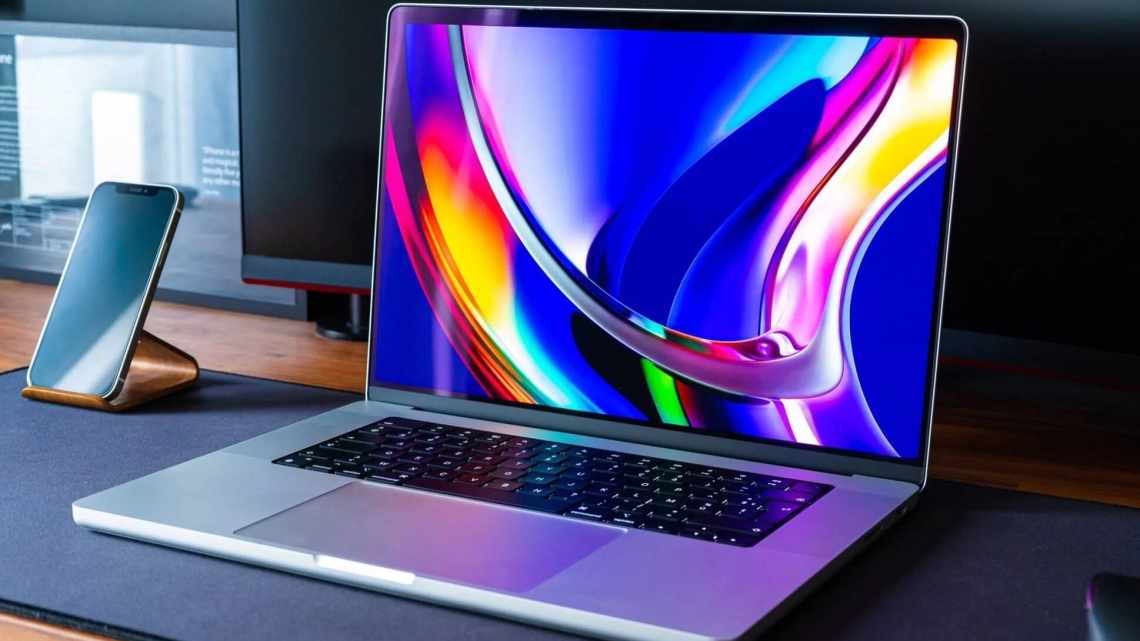 Apple встановить OLED-екрани в MacBook не заради вас, а заради Samsung