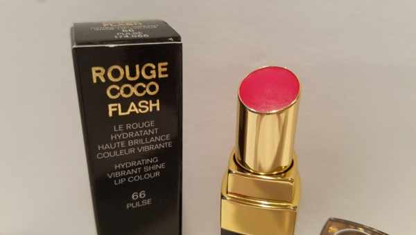 У колекції Chanel Rouge Coco Flash з'явилося 12 нових відтінків помади