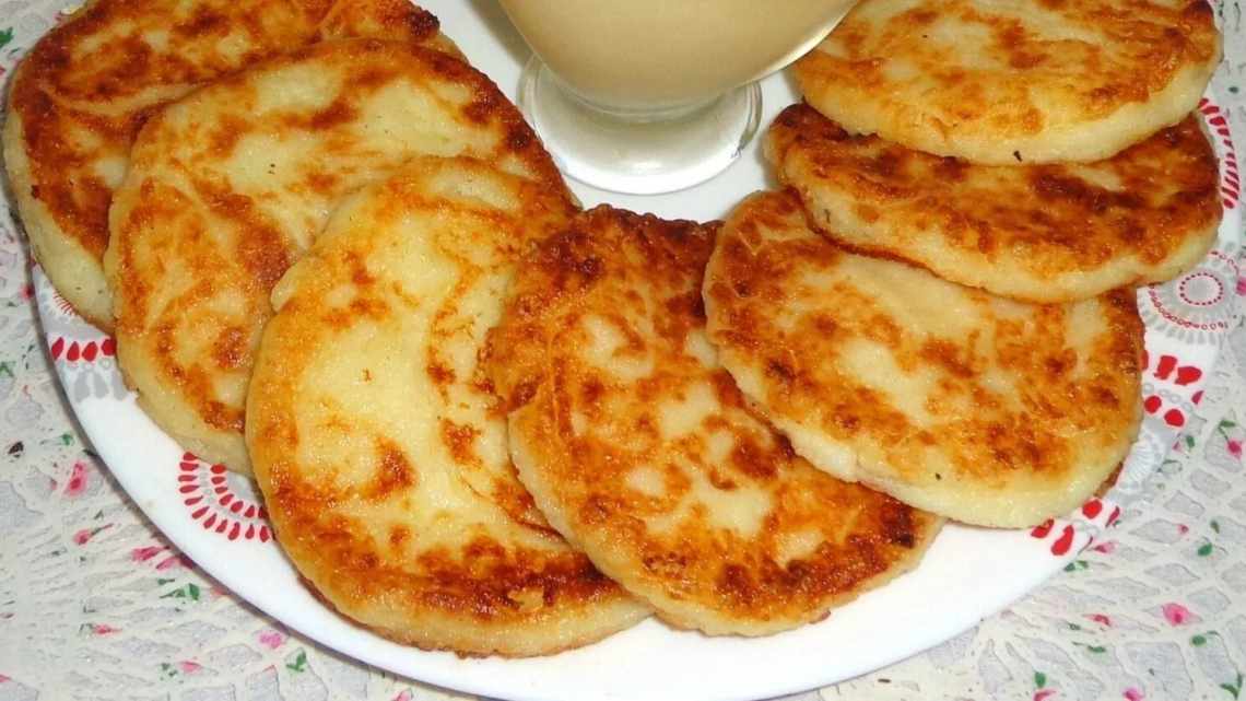 Манніки з манної каші на сковороді