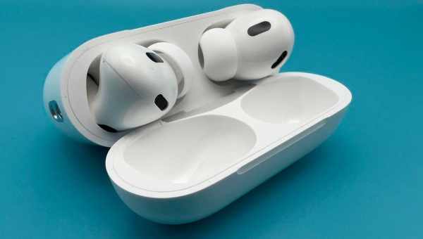 Чи варто купувати AirPods Pro в 2022 році або почекати AirPods Pro 2