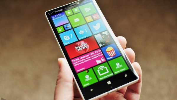 Nokia Windows Phone 7 Lumia 800 проти Apple iPhone 4S: особливості систем