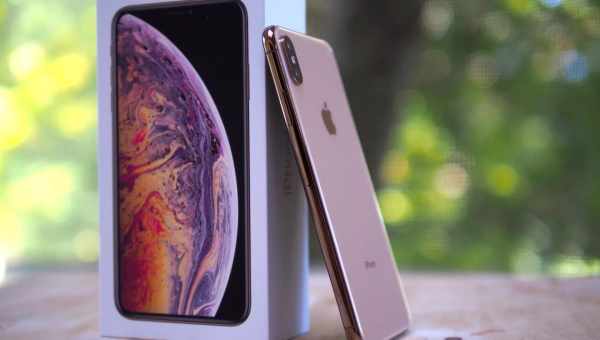 Apple продовжує ігнорувати лаги iPhone XS і XS Max