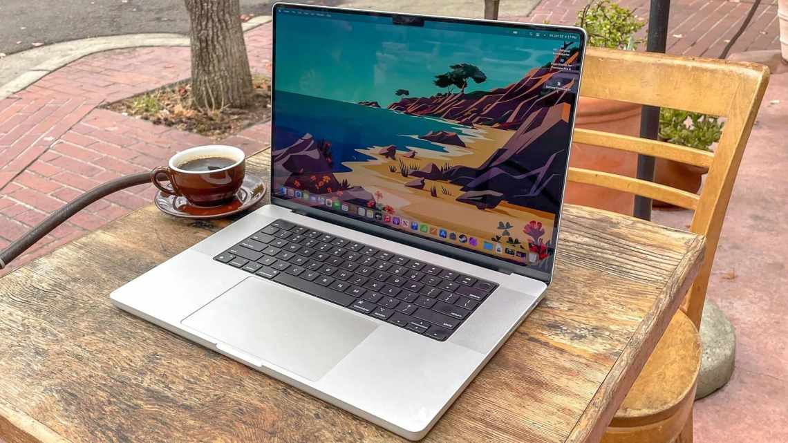 Перша розпакування нового 12-дюймового MacBook