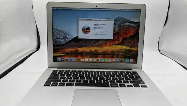 Майбутнє MacBook Air: від батька ультрабуків до бюджетного рішення