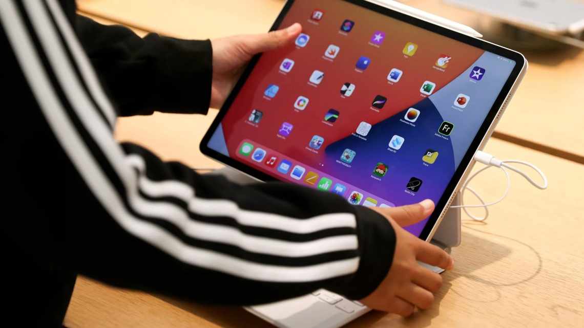 Apple працює над багатокористувальницьким доступом в iPad