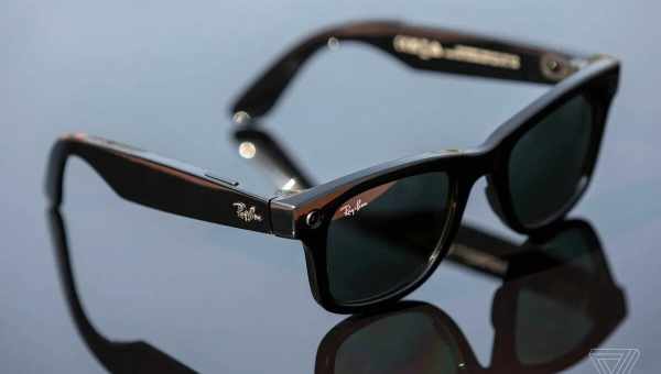 Facebook і Ray-Ban представили розумні окуляри з камерами і голосовим керуванням