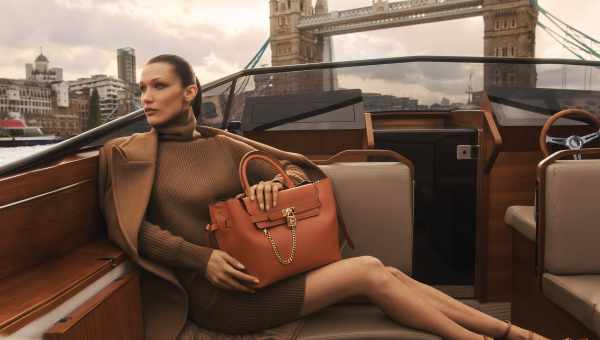 Fashion-дайджест: колекції Prada, Fendi і Michael Kors до китайського Нового року, розпродаж у Галереях «Пори року» та інші новини