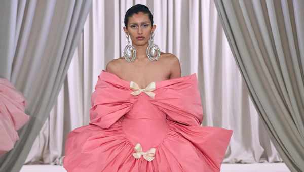 Подивіться на нову колекцію Giambattista Valli Haute Couture SS21