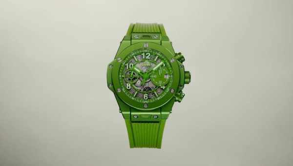 Татуювання на куп'ясті у вигляді годинника Hublot Big Bang Sang Bleu II