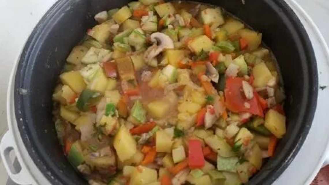 Рагу з капустою і картоплею в мультиварку - ситна корисна страва. Рецепти рагу з капустою і картоплею з різних видів капусти