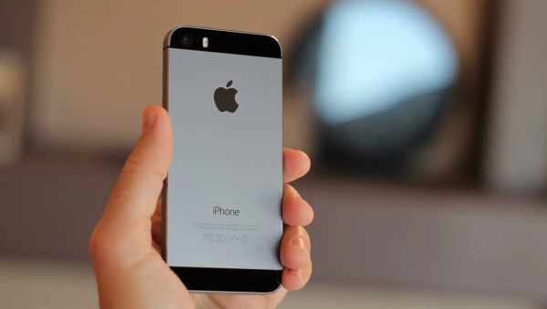 AllThingsD: iPhone 5 в руках Тіма Кука 4 жовтня