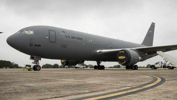 Літаючому танкеру KC-46A дозволили дозаправку в обмеженому режимі