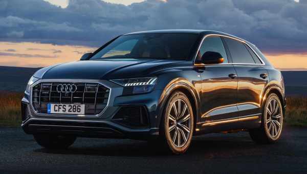 Кросовер Audi Q8: нове зображення