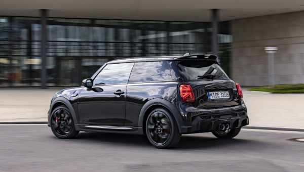 Малий, та вдав: тест MINI John Cooper Works