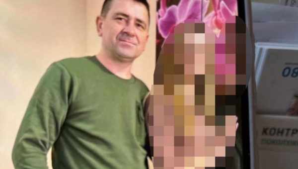 «Мило до сліз!»: оголений Андрій Черкасов позував з новонародженим сином