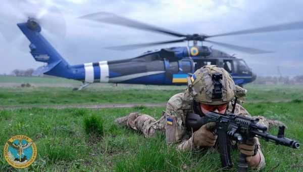 Пілотам вертольотів Black Hawk розроблять віртуального помічника