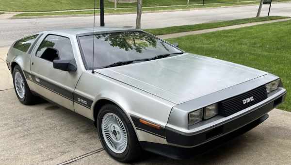 Delorean DMC-12: історія легендарного «автомобіля майбутнього» 1980-х