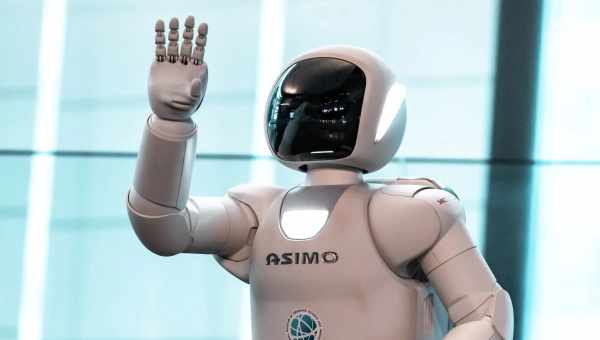 ASIMO порозумнів: І навчився працювати в колективі