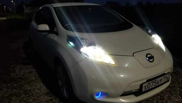 Nissan змусив Leaf світитися в темряві