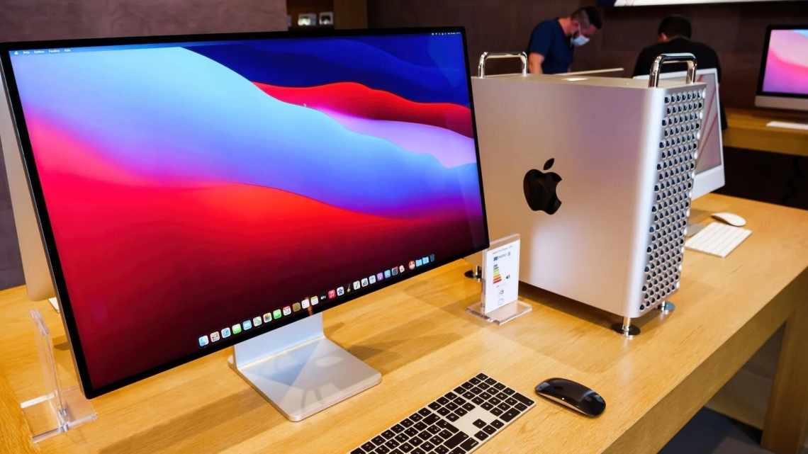 Цього року Apple перейде на нові дисплеї. Чим вони цікаві