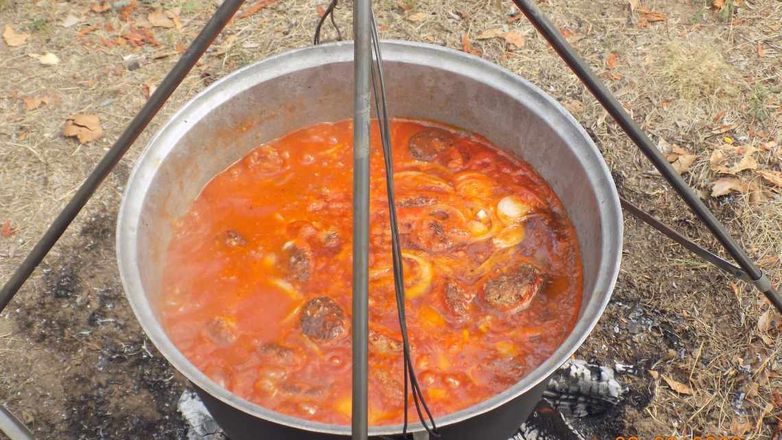 Рецепт приготування ситного спекотного в горщиках